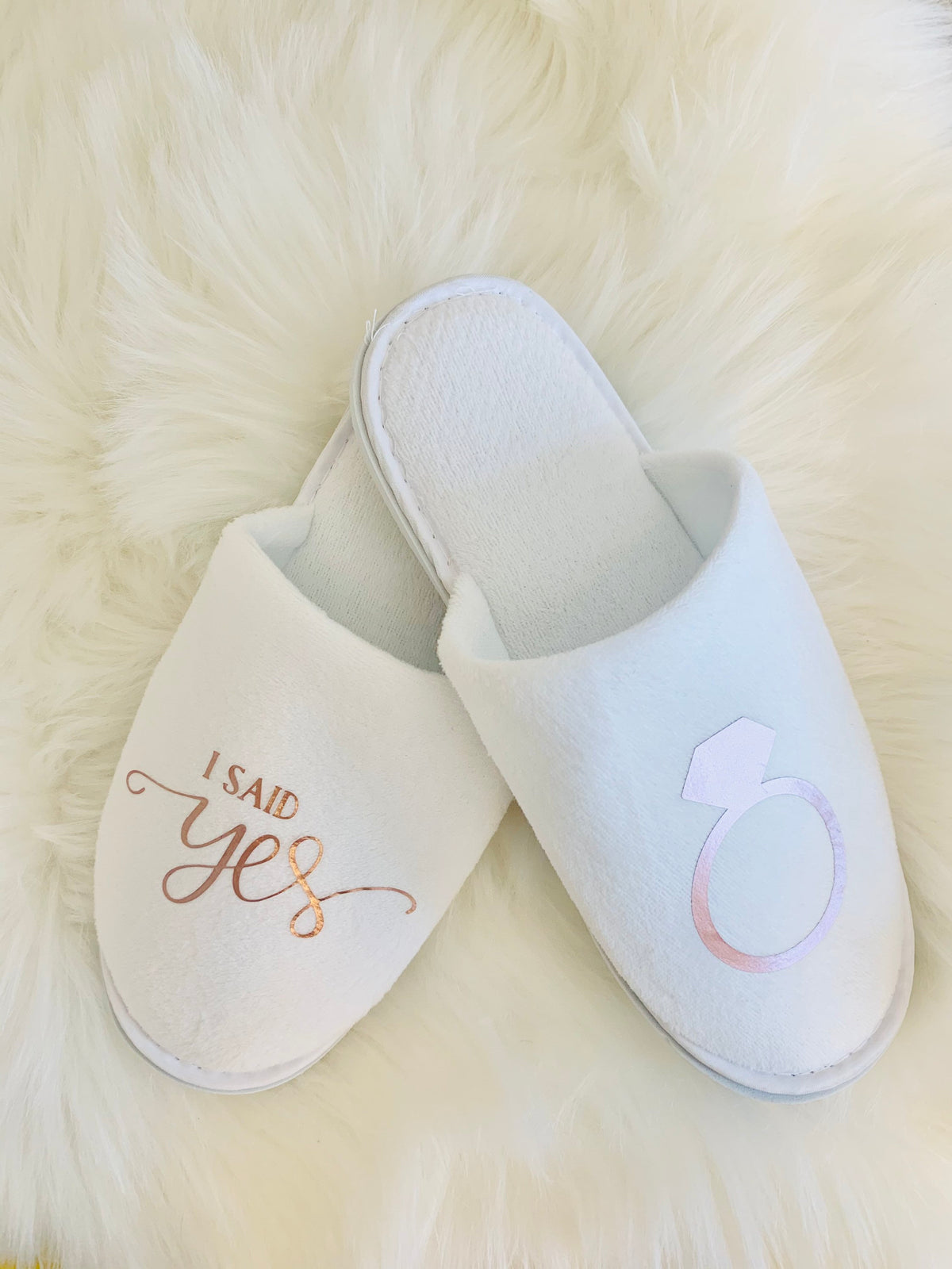 I Said Yes Bridal Slippers, Personalized Wedding Day Spa Slides, Future Mrs Gift, Bride To Be Slippers, Engagement Gift for Her, White Plush Bridal House Shoes, Bachelorette Party Favors, Wedding Morning Essentials