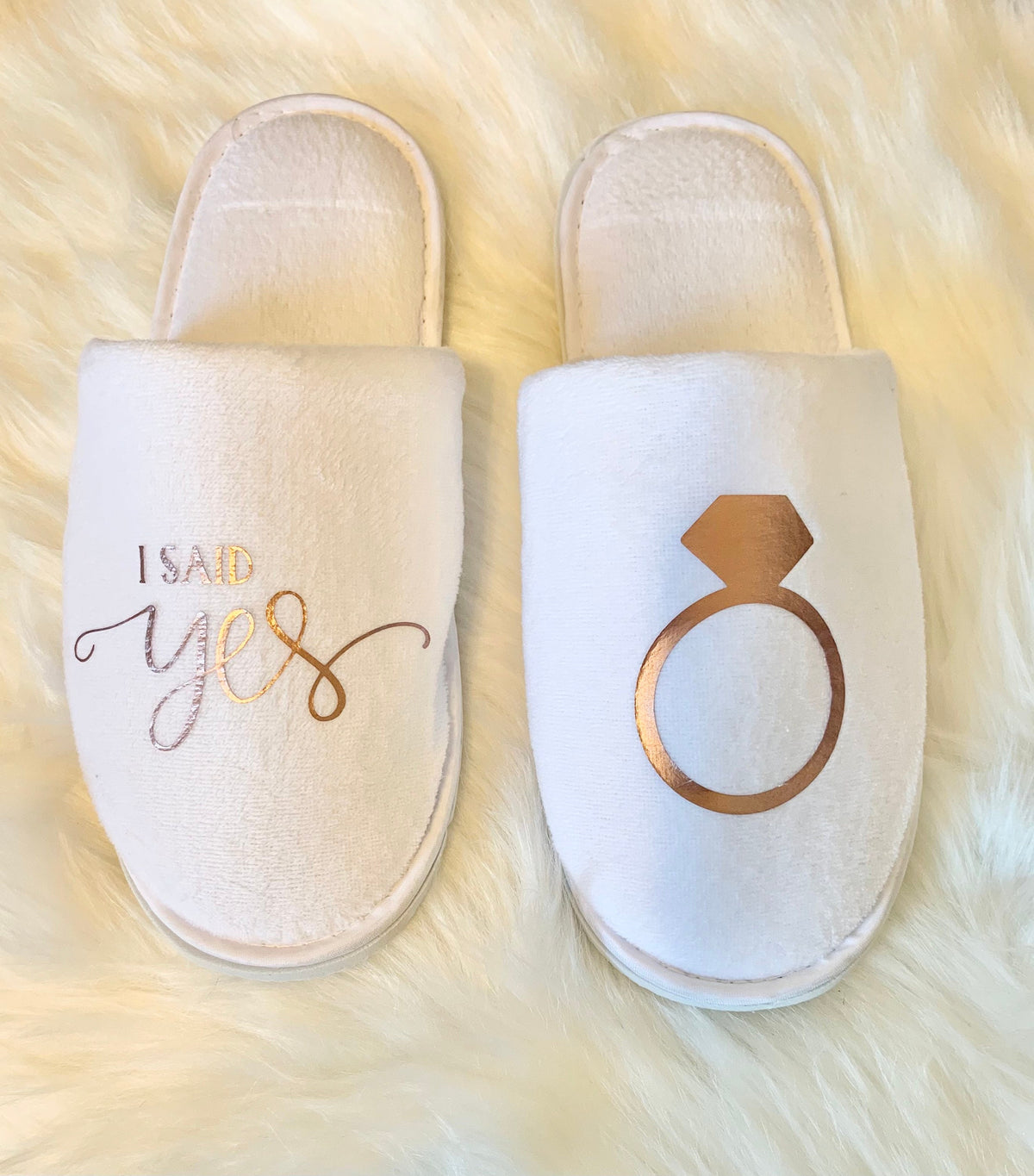 I Said Yes Bridal Slippers, Personalized Wedding Day Spa Slides, Future Mrs Gift, Bride To Be Slippers, Engagement Gift for Her, White Plush Bridal House Shoes, Bachelorette Party Favors, Wedding Morning Essentials